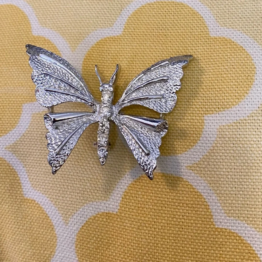 Vintage Signed GERRY’S Silver Tone Textured Butterfly Brooch W Rhinestone Accent